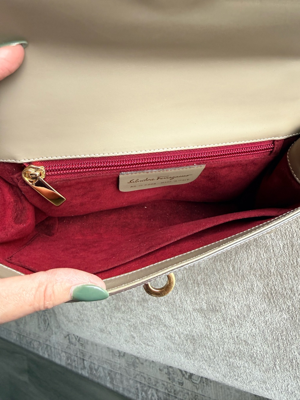 Salvatore Ferragamo Beige Leather Shoulder Bag with Gold Hardware Authentic - Picture 9 of 13